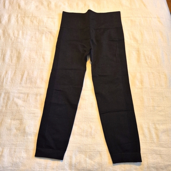 Women's black size small cropped leggings, unbranded, New unwashed or worn - Picture 1 of 5